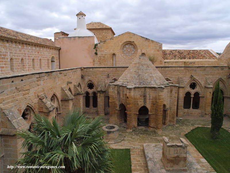 VISTA GENERAL DEL CLAUSTRO